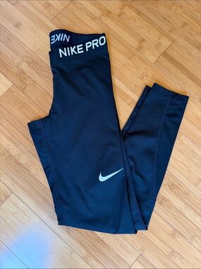 Nike Pro Women’s Mid-Rise Full length Black Athletic Pants S